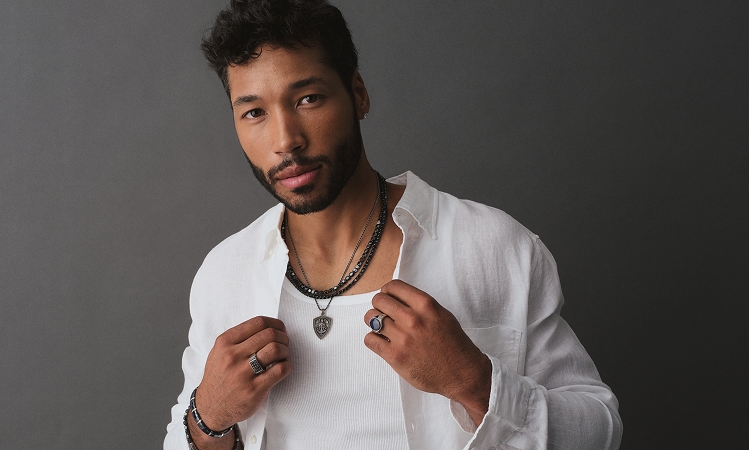 Layering 1933 necklaces
