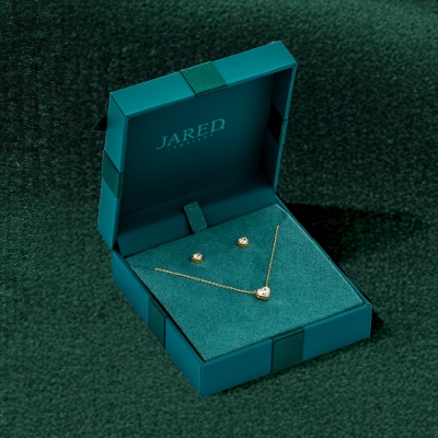 Shop gift sets at Jared