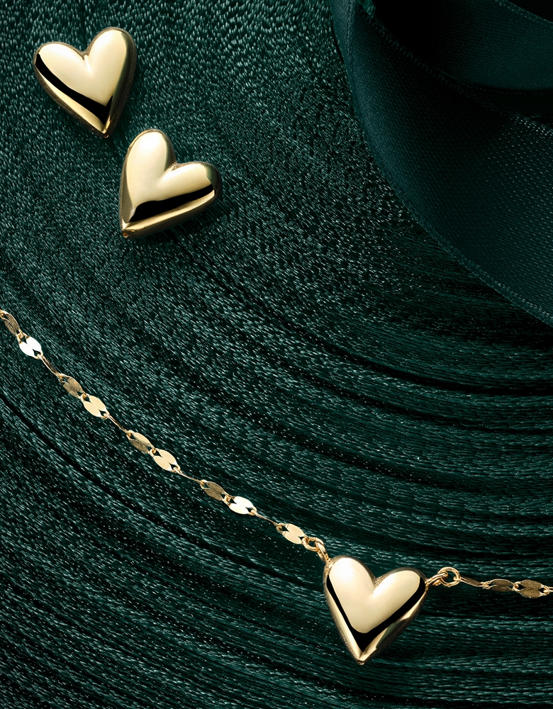 Shop gifts for the holidays at Jared