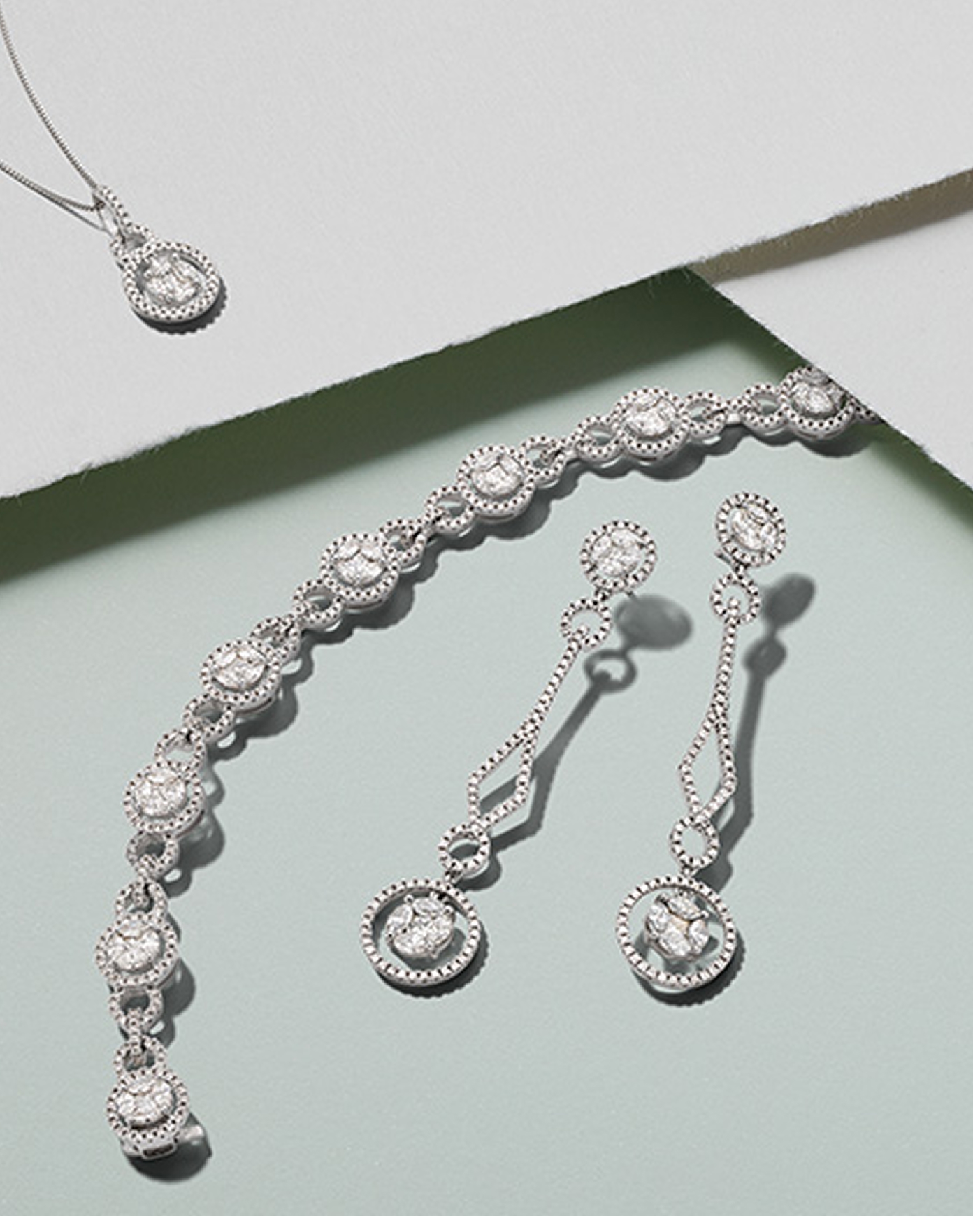 Natural diamond earrings