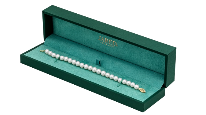 Learn how to clean cultured pearls 