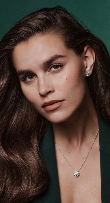 Model wearing new Unspoken by Jared jewelry