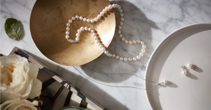 Image of pearl jewelry.