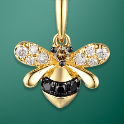 Le Vian Superbuy bee pendant in 14K yellow gold with 1/5 ct tw black and vanilla diamonds.