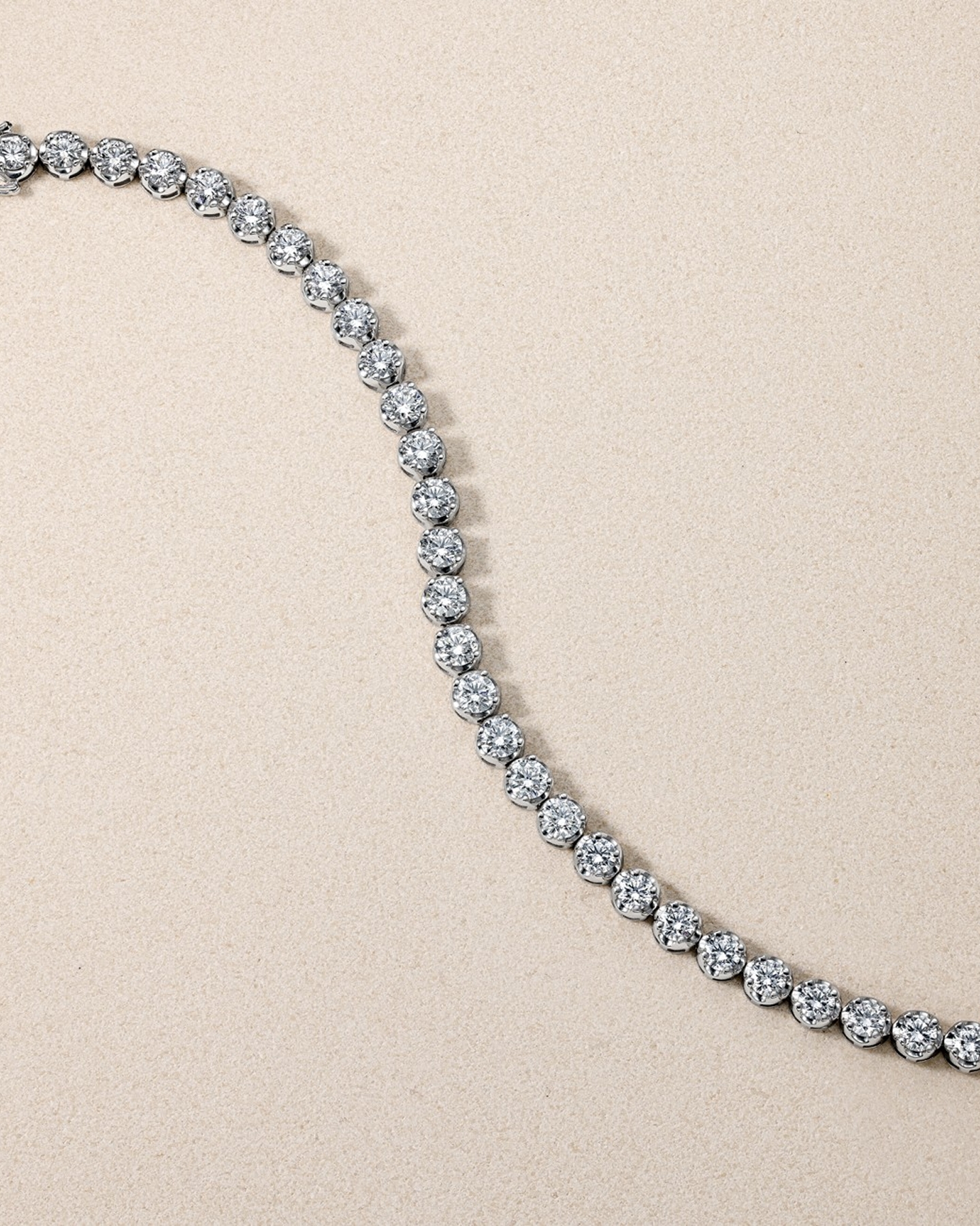 Learn more about the diamond carat weight system