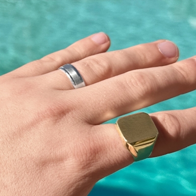 shop rings at Jared
