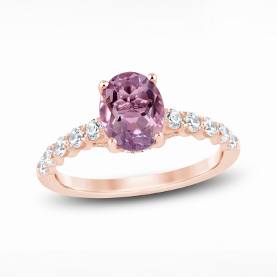 Image of an amethyst gemstone engagement ring.