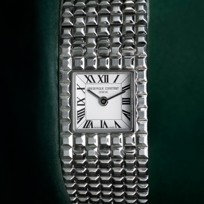 Shop all watches at Jared