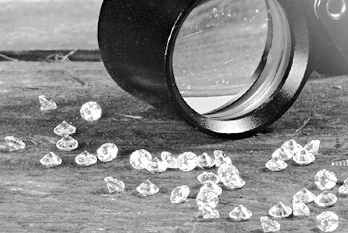 explore the 4C's of diamonds