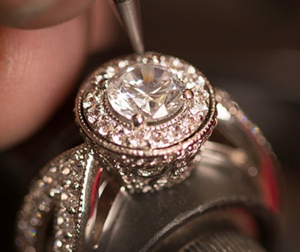 Why Is A Custom Engagement Ring Always A Good Choice? - Faze