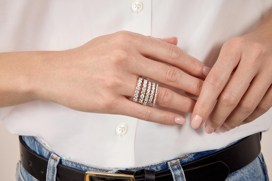 multiple rings on models hand