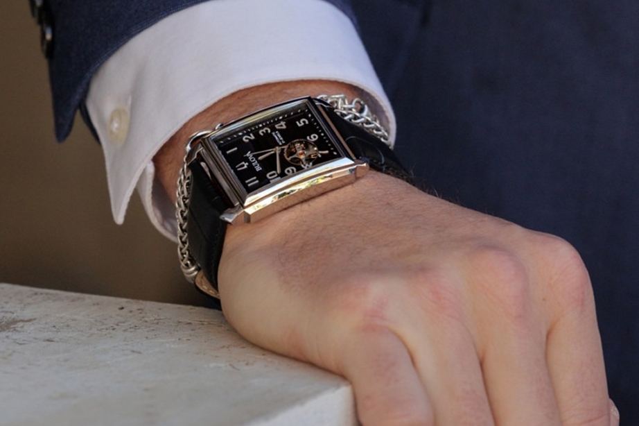 Anatomy of a watch Case Size.