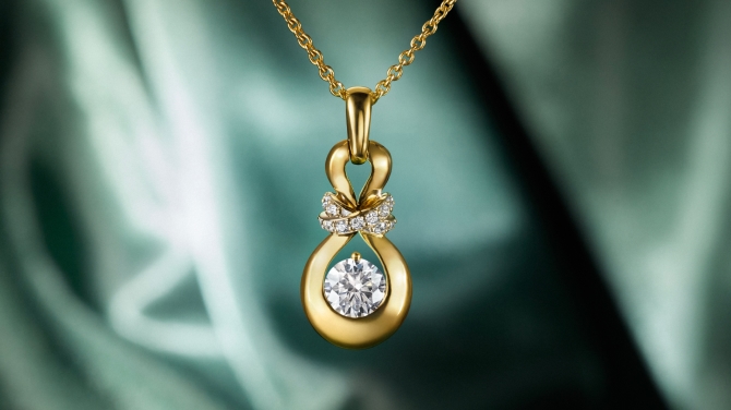 Let Jared Jewelers help you celebrate after the holidays with a beautiful jewelry gift.