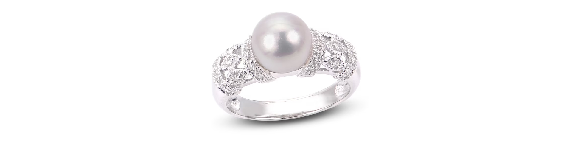 Cultured pearl engagement ring with milgrain details on the band