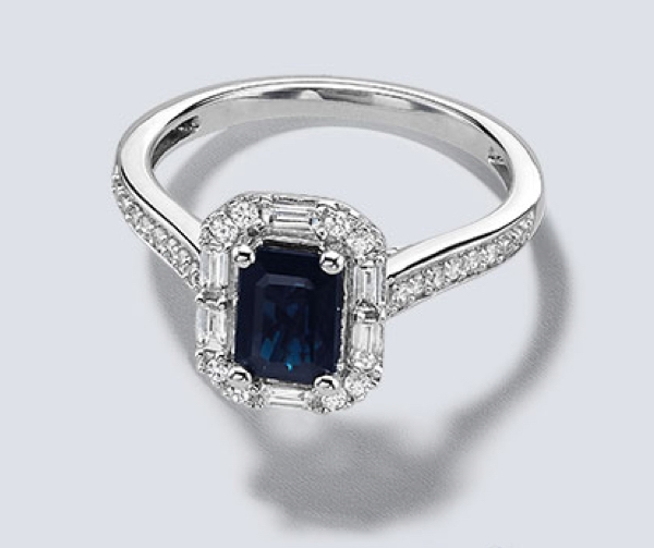 Princess Diana's Sapphire Engagement Ring — History of Diana's Engagement  Ring