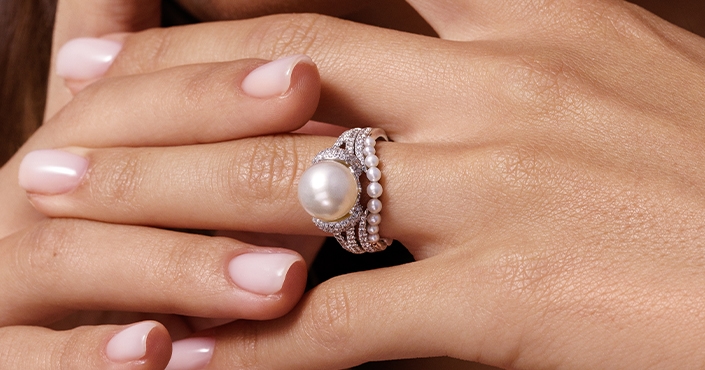 Explore alternative diamond engagement rings