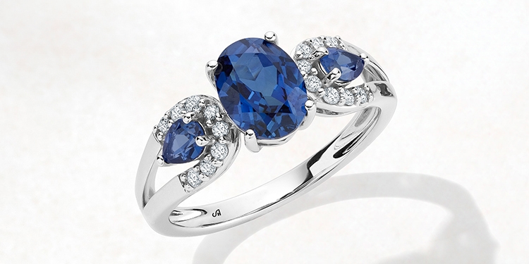 Sapphire ring set in white gold