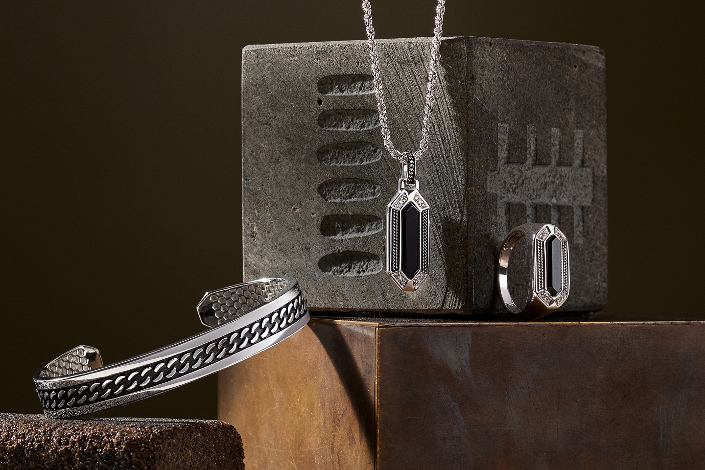 Shop 1933 at Jared