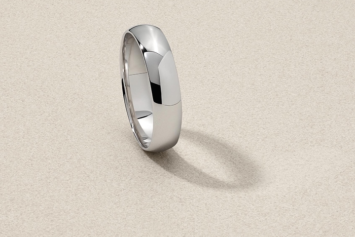 Image of platinum wedding ring