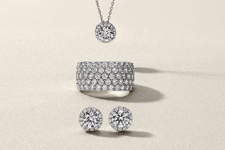 Learn more about the 4Cs of diamonds