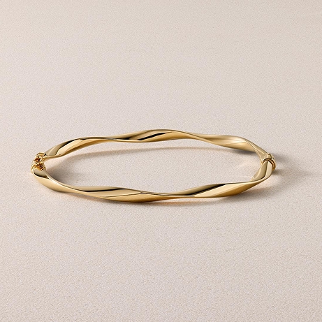 Shop womens bracelets at Jared