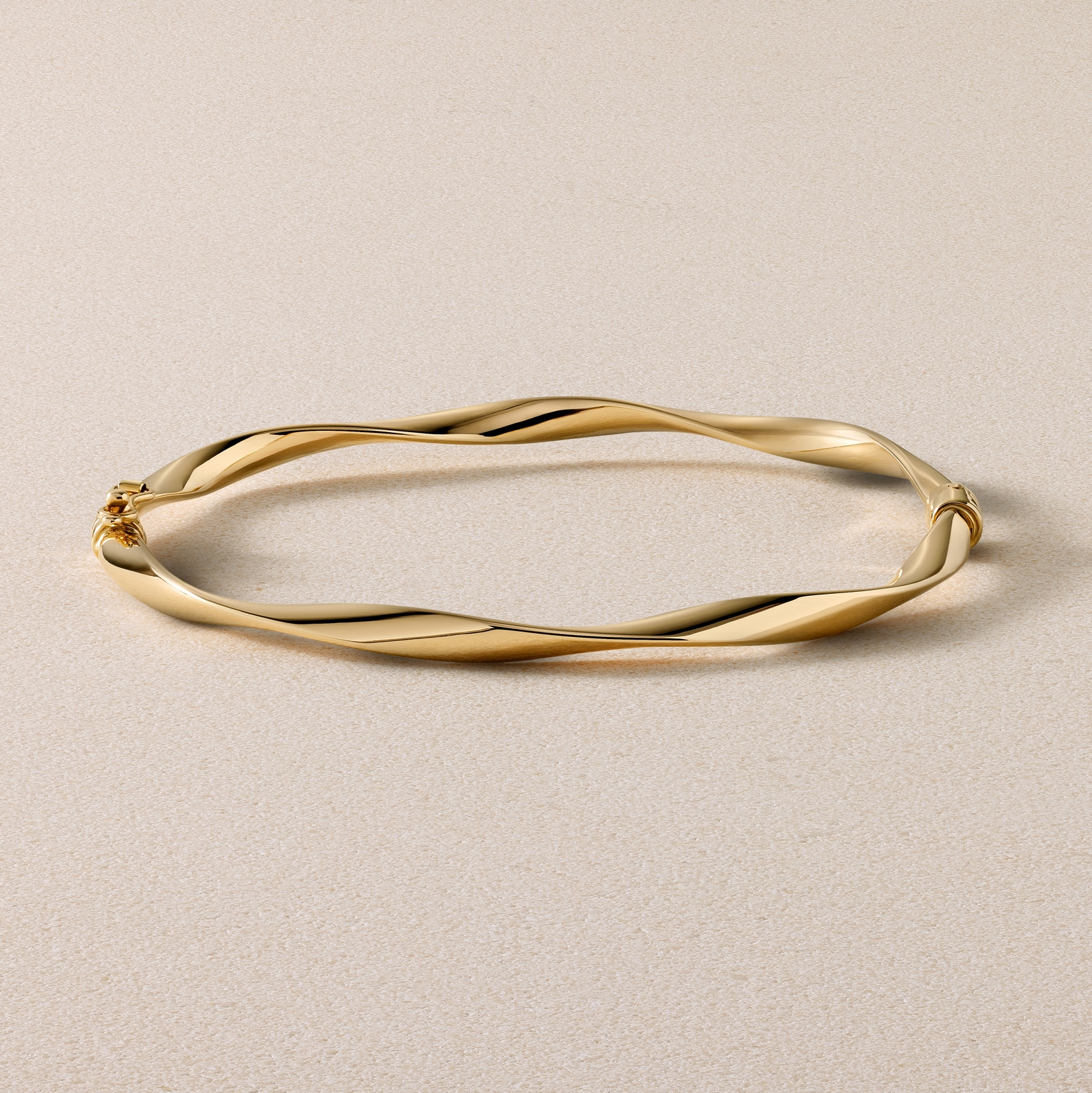 Shop all bangle bracelets at Jared