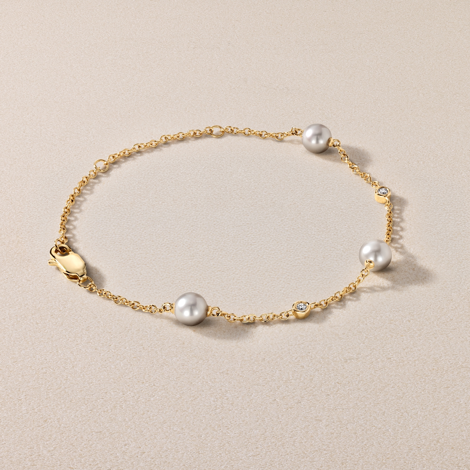 Shop pearl bracelets at Jared