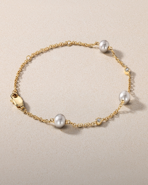 Shop cultured pearl bracelets