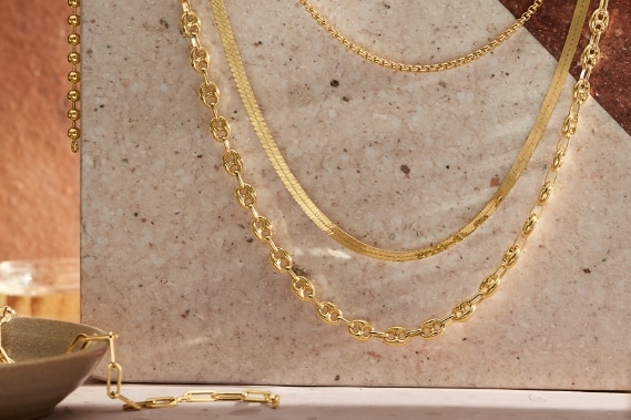 Image of gold chains.