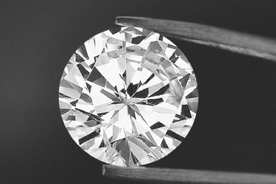 Image of loose diamond stones.