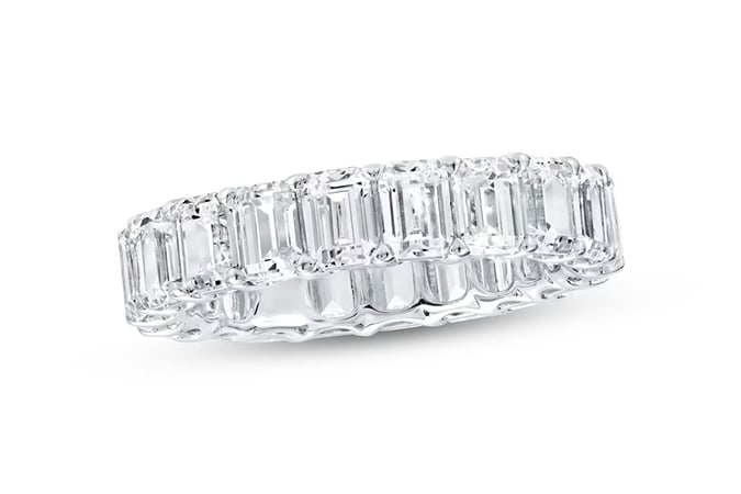 White gold and emerald-cut diamond eternity ring