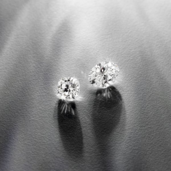 Two loose diamonds