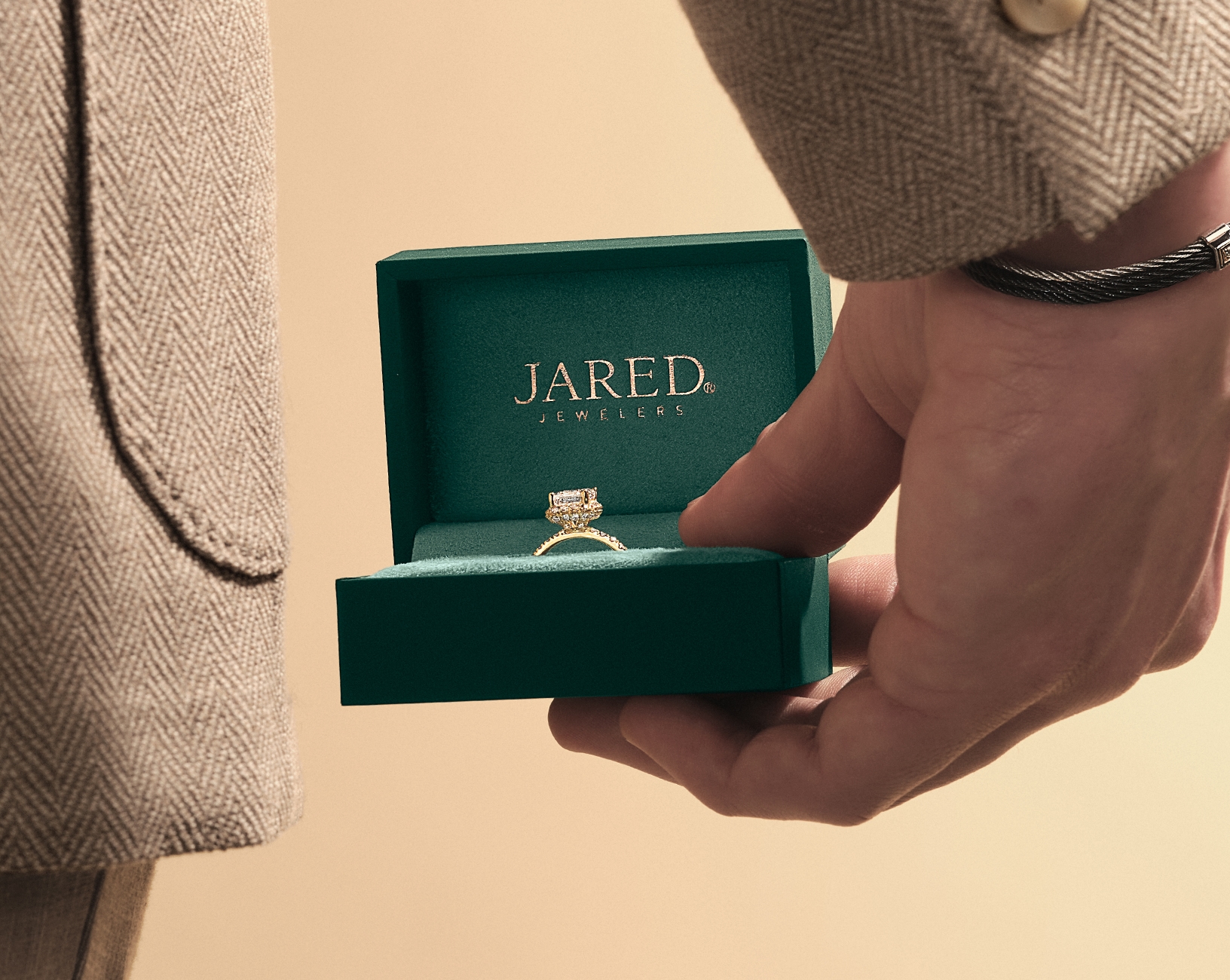 Jared engagement ring in a Jared Box